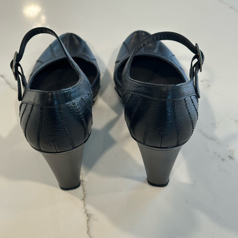 Stuart Weitzman Black Round Tow, Ankle Strap Heel… - image 4